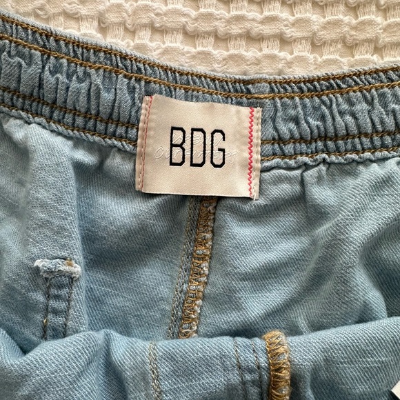 UO/BDG - Adriane Denim Pull-On Shorts, Large, NWT - Picture 9 of 10